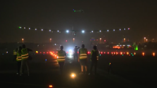 Solar Impulse coming in to land in Abu Dhabi just before dawn