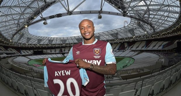 West Ham breaks club's transfer record to sign Ayew