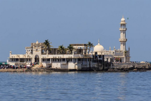 Haji Ali case: Bombay HC allows women's entry into the dargah