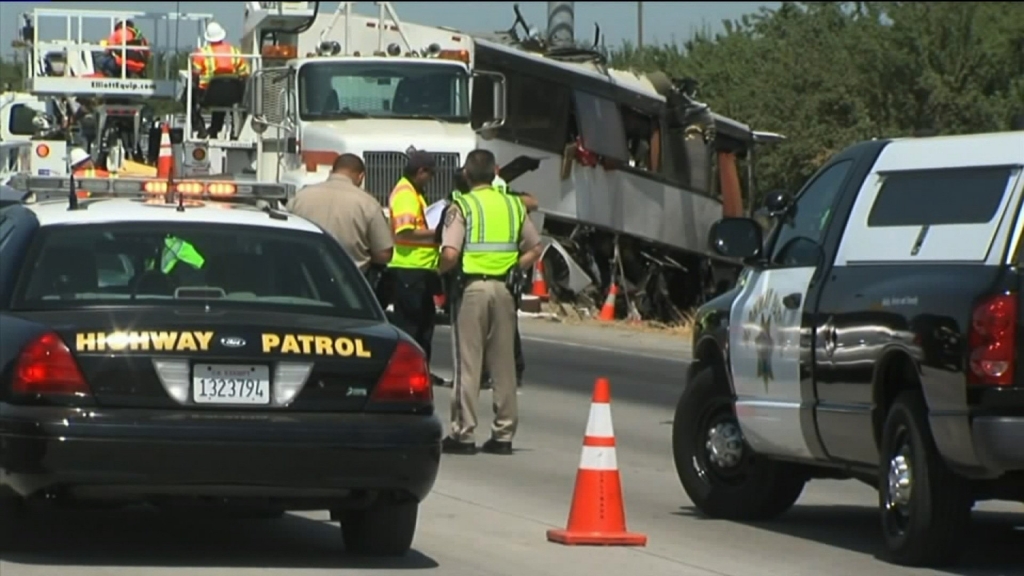 5 reported dead in California tour bus crash