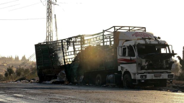 A UN humanitarian aid convoy in Syria was hit by an air strike on Monday