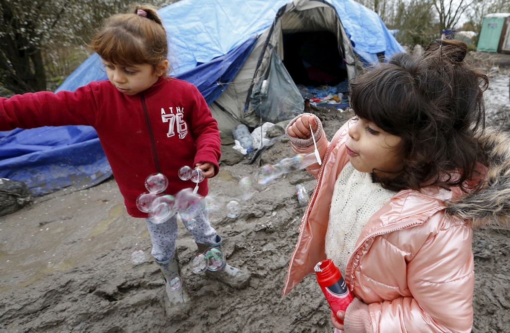 UK urged to take in 400 refugee children from Calais 'Jungle&#039