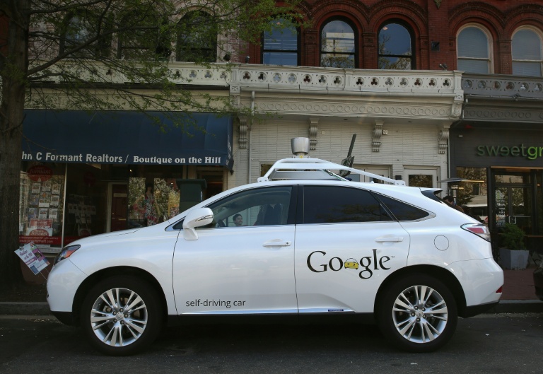 US moves to regulate self-driving cars