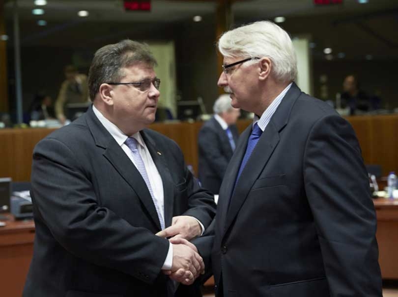 From left to right Mr Linas Antanas LINKEVICIUS Lithuanian Minister for Foreign Affairs Mr Witold WASZCZYKOWSKI Polish Minister for Foreign Affairs