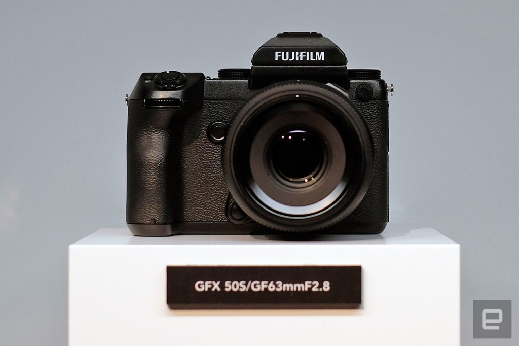 Fuji goes Medium Format with the GFX 50S