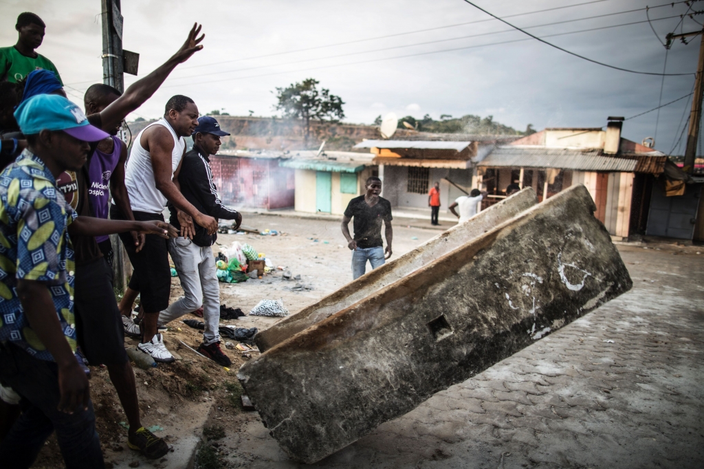 Gabon election: Protests as Ali Bongo beats Jean Ping