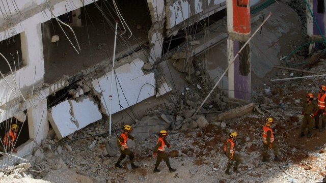 Israel At least two dead in Tel Aviv building site collapse