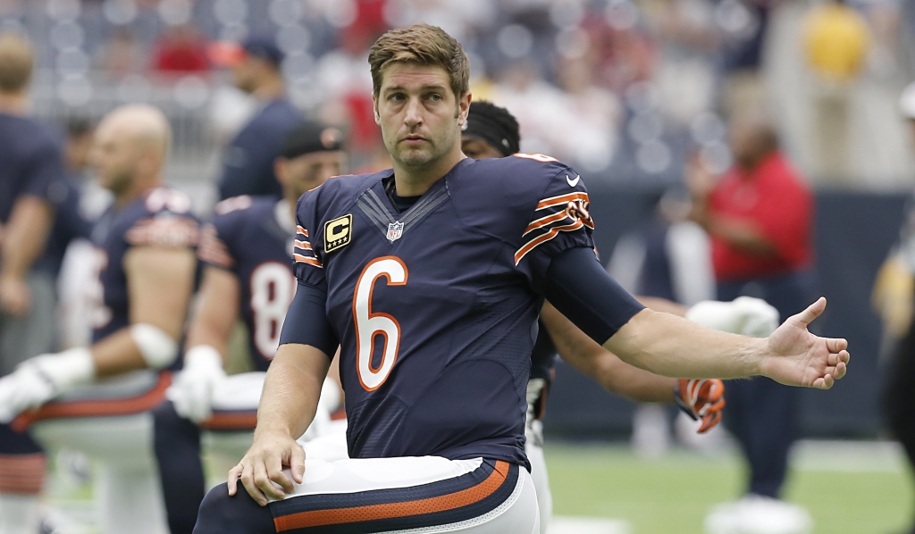 Jay Cutler stretches in Houston before the Bears&#039 2016 season opener