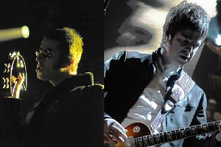 Liam and Noel Gallagher live with Oasis in New York