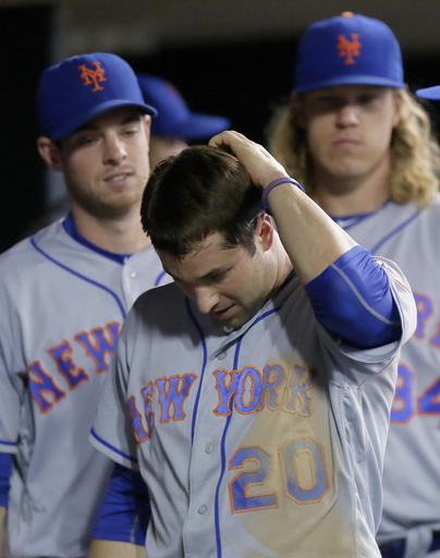 Mets' Neil Walker (back) out of lineup again Monday