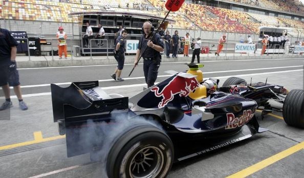 Liberty Media buys Formula One auto racing giant