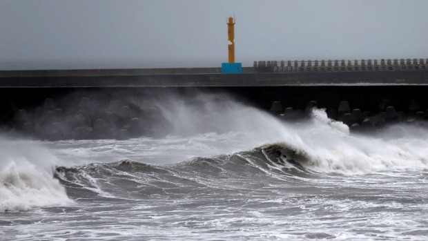 Waves pound the Taiwanese northern coast as Typhoon Malakas approaches