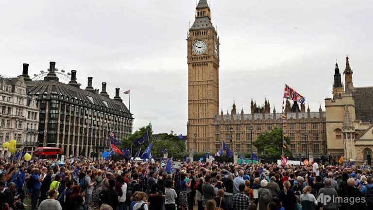 'March for Europe' rallies demand public consultation on Brexit terms