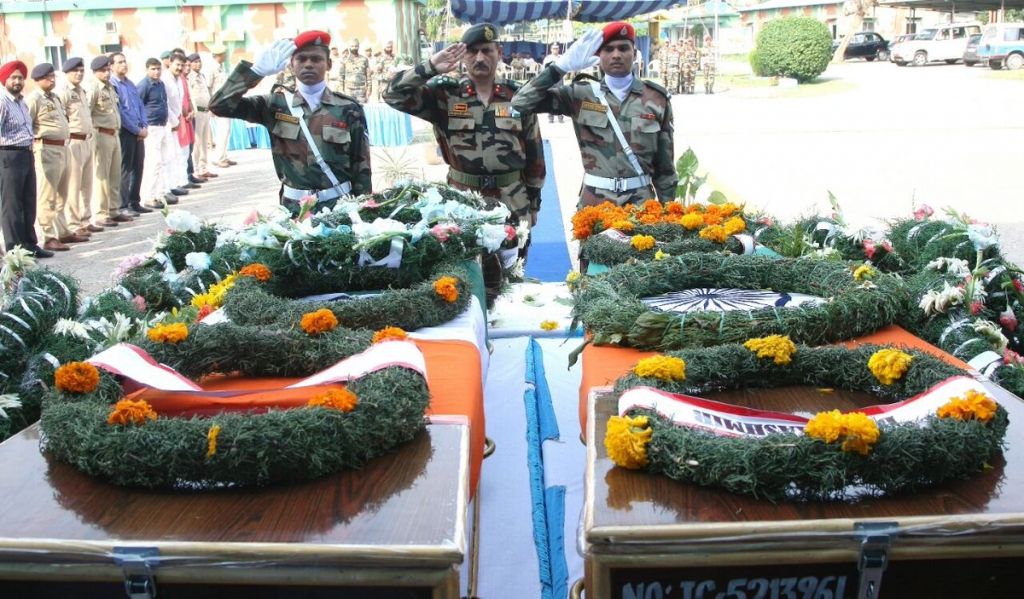 Tribute to Uri Ops Martyrs at Jammu Tech area by Dy GOC of Tiger Division