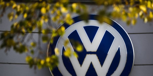 Volkswagen to take 19.9 percent stake in Navistar for $16 per share: source