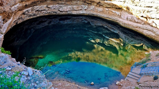 Contaminated water flows into sinkhole in Florida