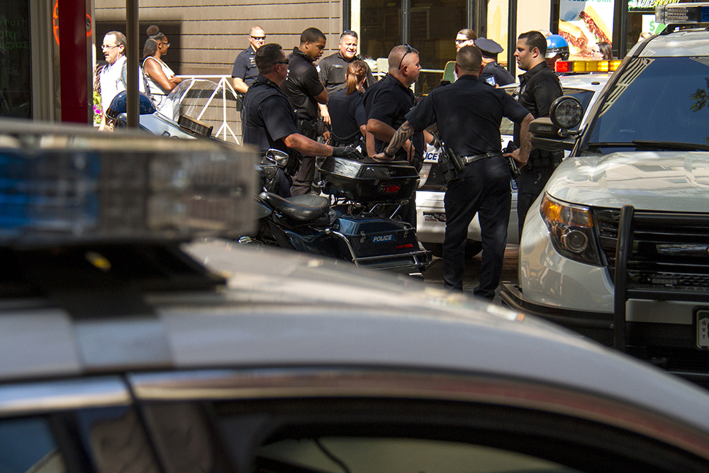 Police presence on the 16th Street Mall has been ratcheted up in recent weeks after several violent incidents in the area went viral. 16th street mall sixteenth street cbd central business district denver denverite kevinjbe