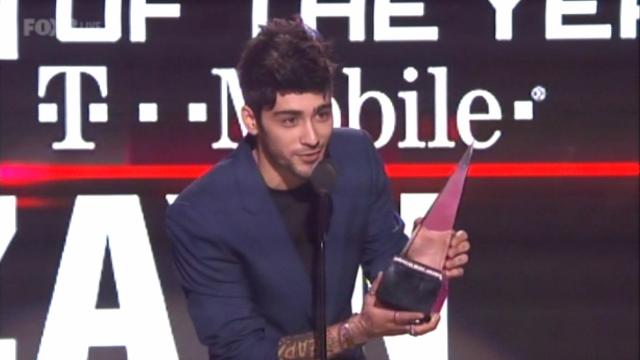 Zayn Malik wins Best New Artist at the AMAs