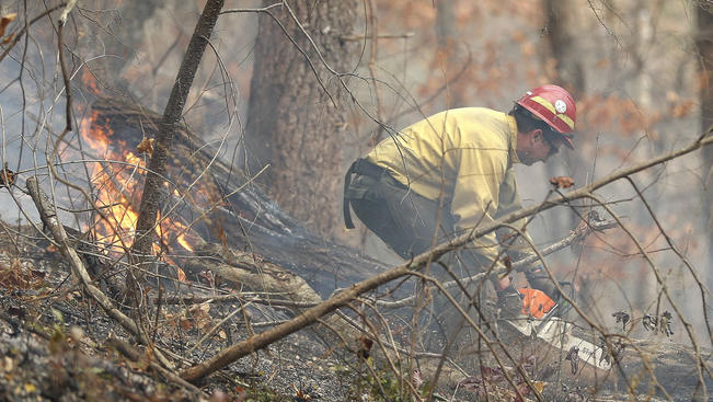 Forest fires spread by drought strike southern Appalachians