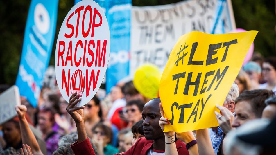 Thousands of Melbournians rallied on the steps of the state library in co-ordinated Australia-wide rallies protesting the High Courts decision regarding the 267 refugees facing deportation