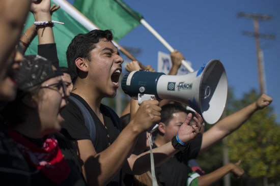 Students walk out of Md. high school to protest Trump