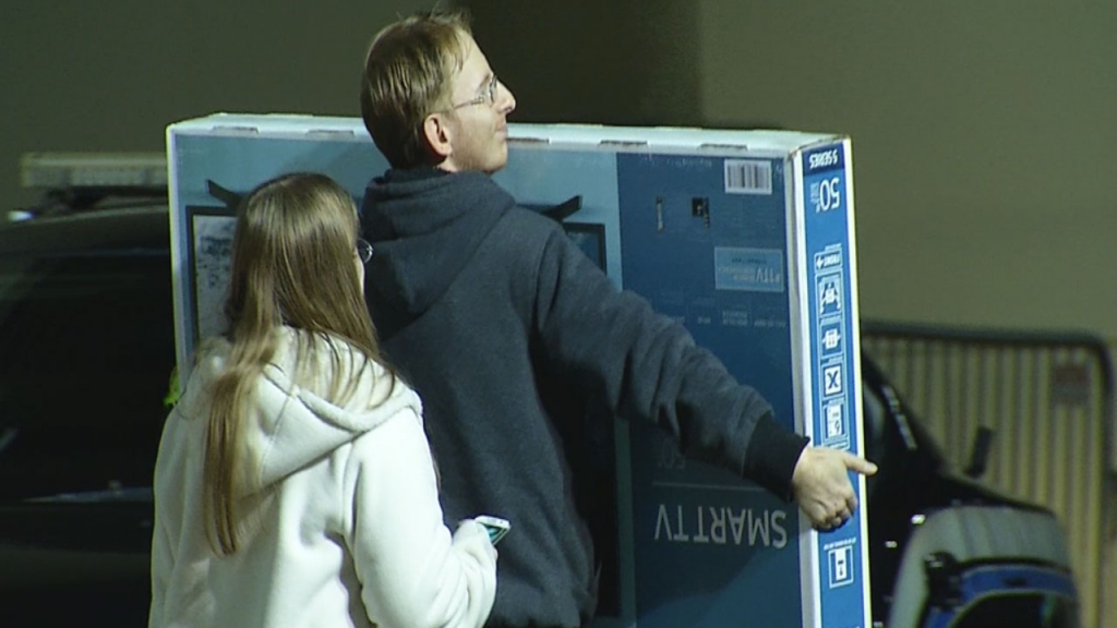 Friday morning the holiday shopping season is kicking into high gear after unofficially starting on the evening of Thanksgiving