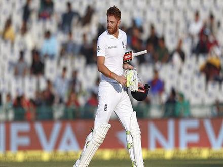 England dismissed for 283 early on day two against India