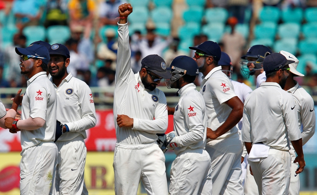 Umesh strikes before England take lunch at 191/6