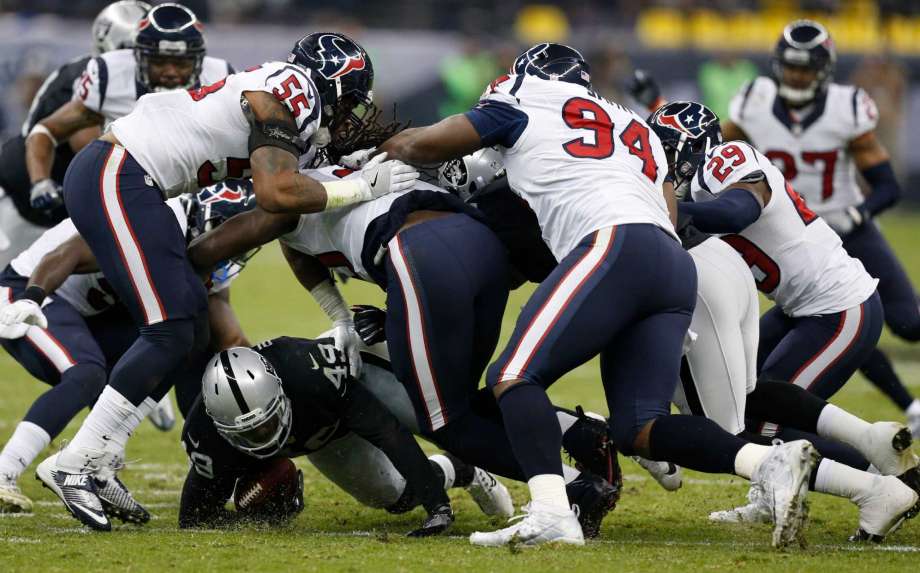 Four things to watch DEFENSE CAN’T COLLAPSERomeo Crennel’s defense was outstanding against Oakland helping the Texans build a seven-point lead before cratering in the fourth quarter and allowing two long touchdown passes in the defeat. They can’t