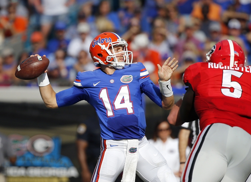 Oct 29 2016 Jacksonville FL USA Florida Gators quarterback Luke Del Rio throws the ball against the Georgia Bulldogs during the first half at Ever Bank Field. Mandatory Credit Kim Klement-USA TODAY Sports