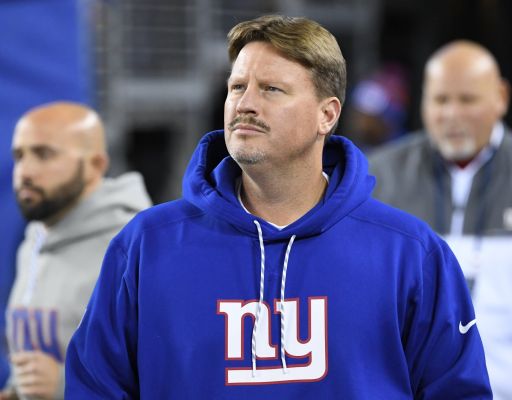 New York Giants head coach Ben Mc Adoo enters