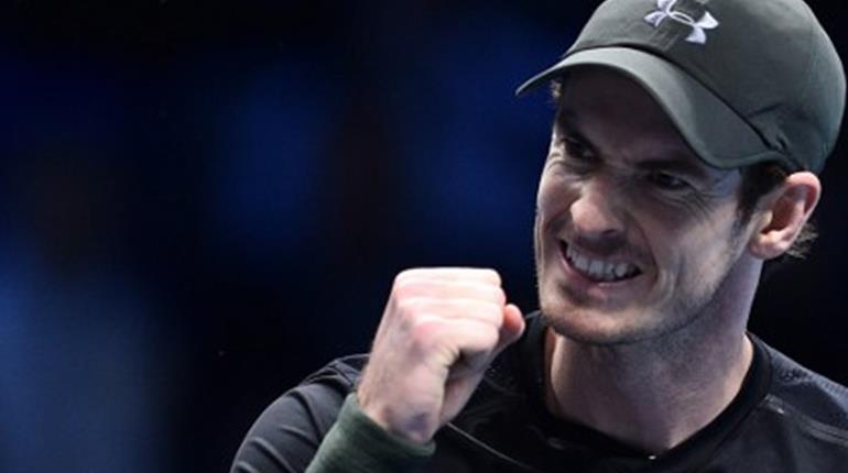 Murray beats Djokovic in battle for top spot