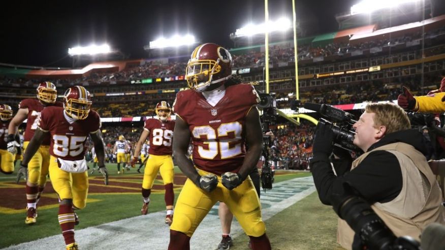 LANDOVER MD- NOVEMBER 20 Running back Rob Kelley #32 of the Washington Redskins celebrates after scoring a fourth quarter touchdown against the Green Bay Packers at FedExField