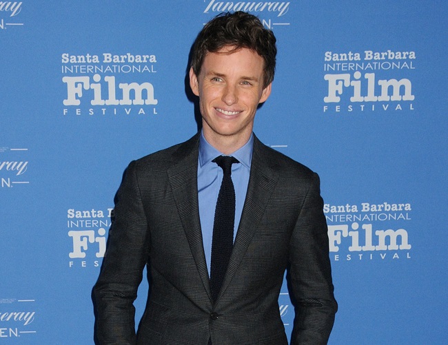 Eddie Redmayne has a cat allergy and he is ashamed