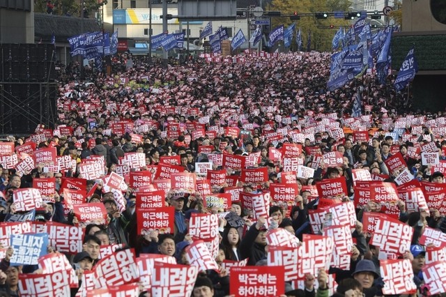 South Korea’s Park faces resignation calls at huge protest rally