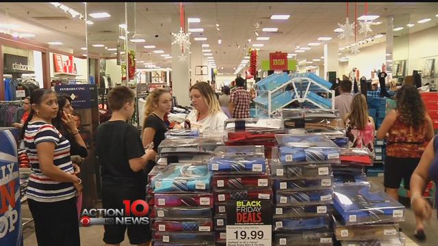 Shoppers hunting for holiday bargains