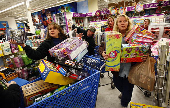 Shoppers seek out Thanksgiving and Black Friday sales