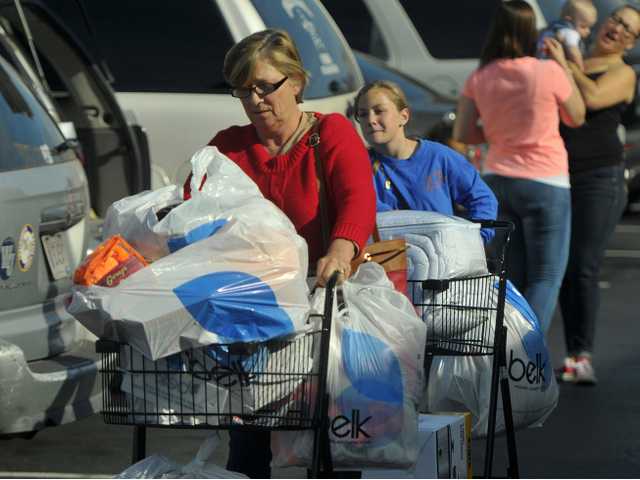 Stores focus on savvier Black Friday shoppers