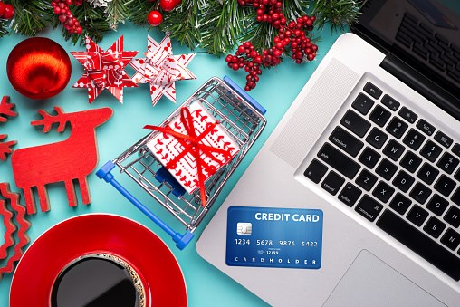 Shopping online with credit card