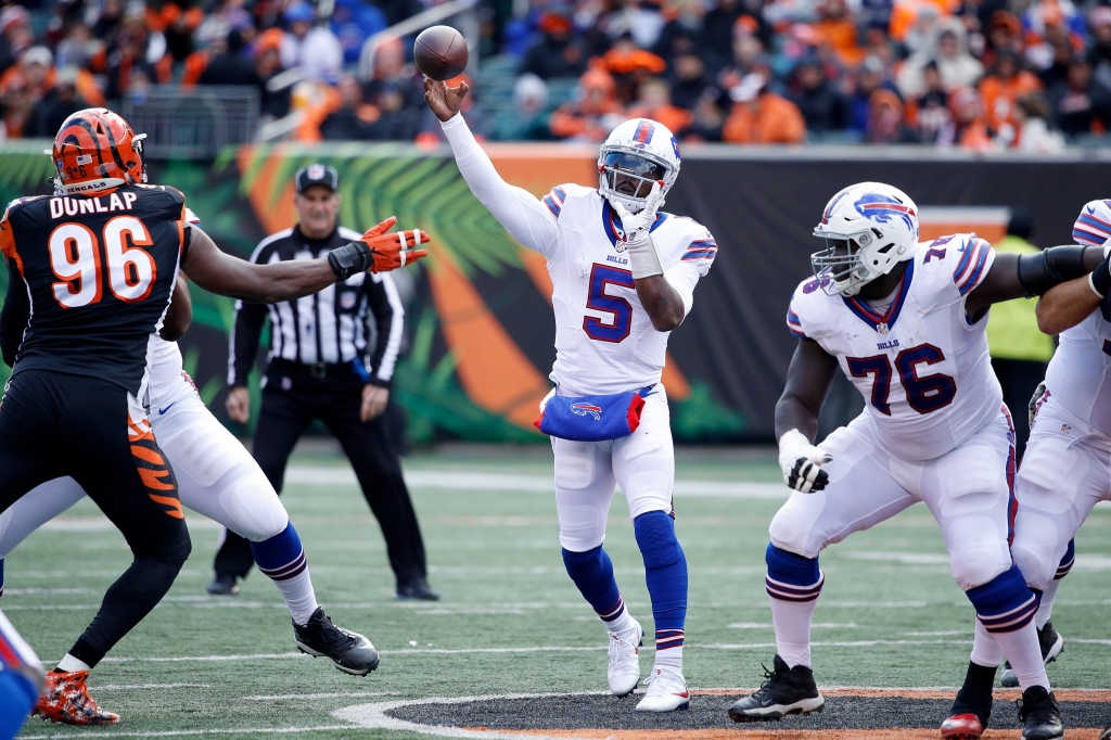 CINCINNATI OH- NOVEMBER 20 Tyrod Taylor #5 of the Buffalo Bills throws a pass during the second quarter of the game against the Cincinnati Bengals at Paul Brown Stadium