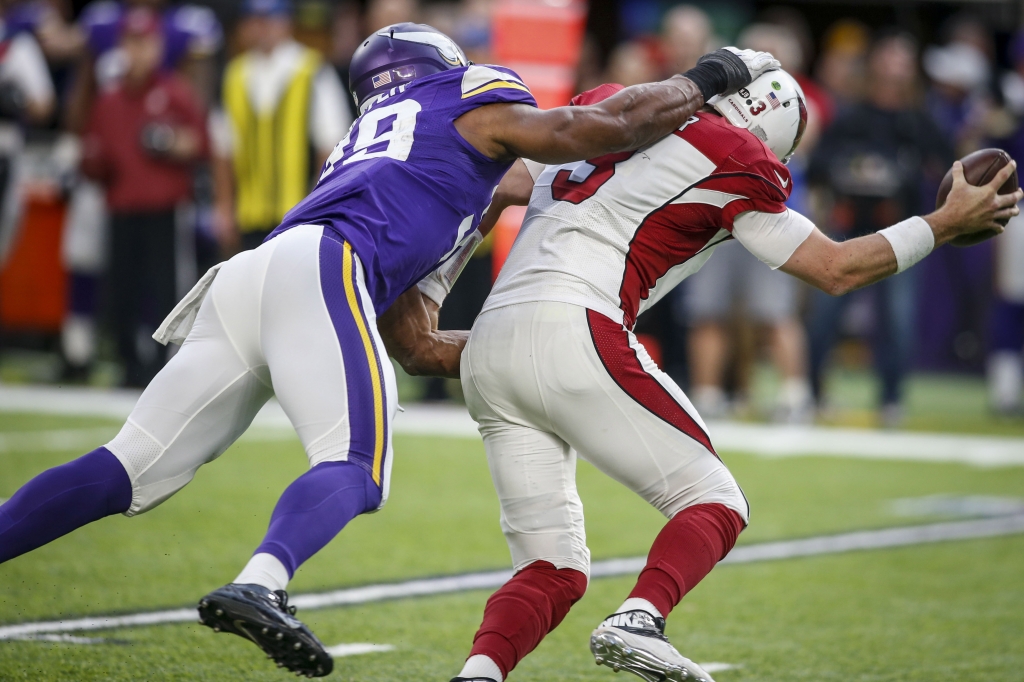 Nov 20 2016 Minneapolis MN USA Minnesota Vikings defensive end Danielle Hunter sacks Arizona Cardinals quarterback Carson Palmer on fourth down late in the fourth quarter at U.S. Bank Stadium. The Vikings win 30-24. Mandatory Credit Bruce K