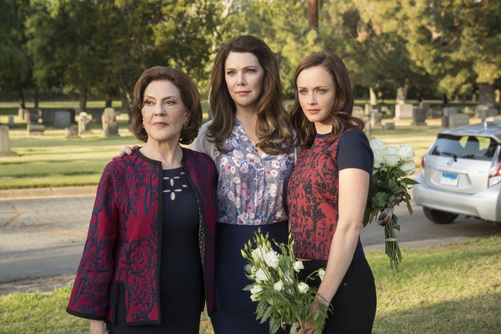 'Gilmore Girls: A Year In The Life' Kelly Bishop Opens Up About Emily's Jeans; Lauren Graham Speaks About Peter