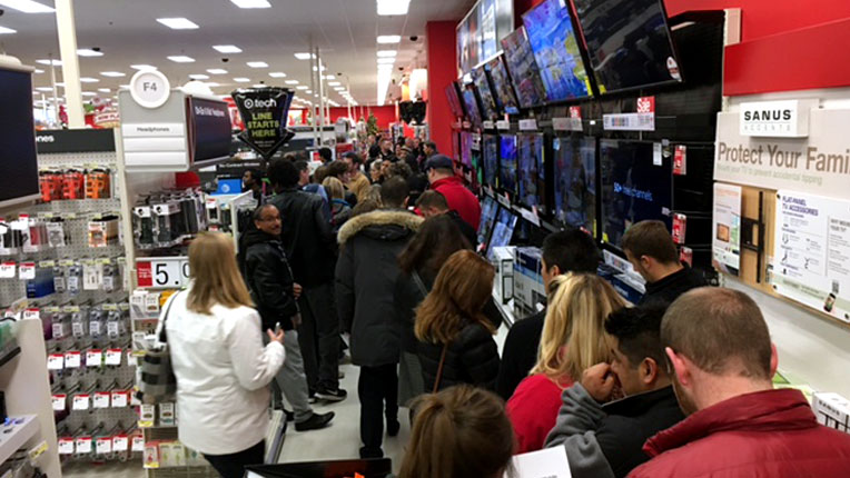 Black Friday shoppers spend less in 2016 than they did in 2015