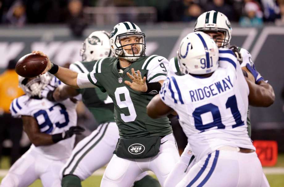 New York Jets quarterback Bryce Petty looks to throw against the Indianapolis Colts during the second half of an NFL football game Monday Dec. 5 2016 in East Rutherford N.J. ORG XMIT ERU116