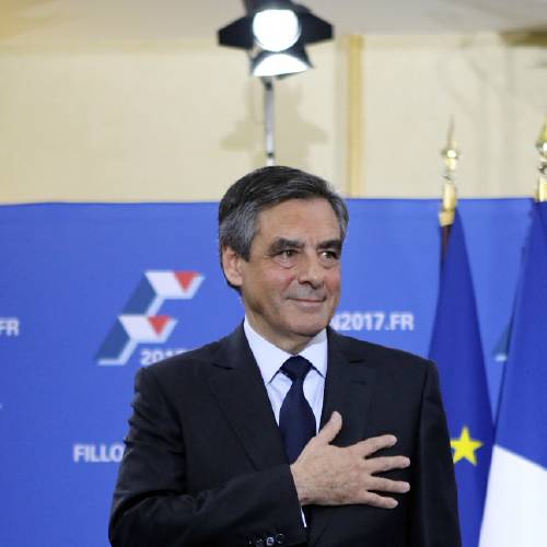 Fillon favourite as French right votes for presidential nominee