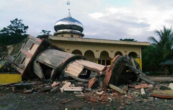 Sumatra earthquake: Tsunami fears as 6.8 magnitude tremor hits Banda Aceh