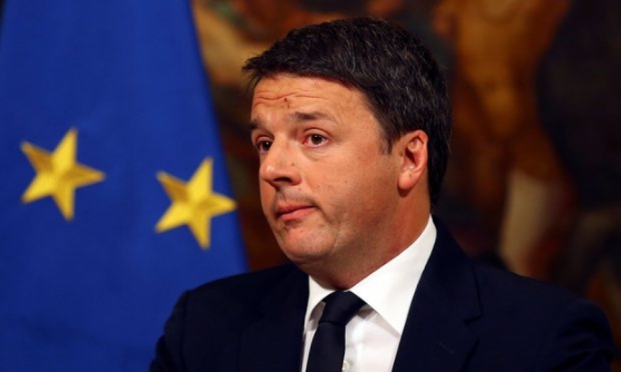 Italian Prime Minister Matteo Renzi has formally submitted his resignation to Italy's President