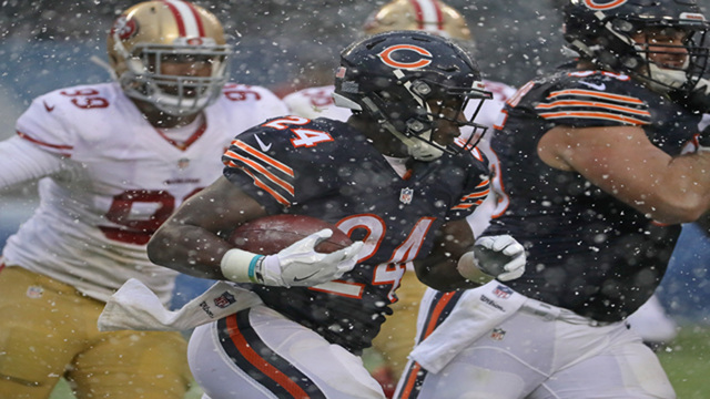 Howard runs for 3 TDs as Bears upend 49ers