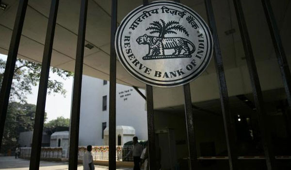 Demonetisation RBI relaxes withdrawal norms nudges retailers to deposit cash