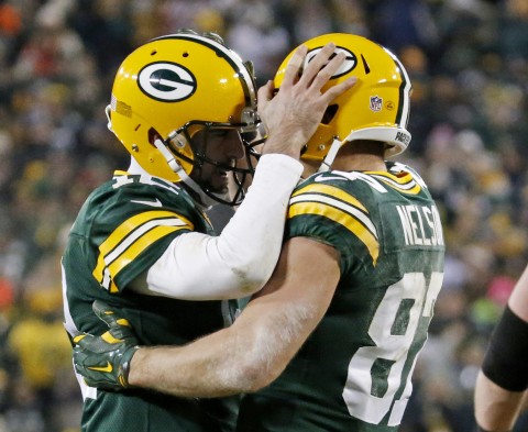 Hobbled Aaron Rodgers helps Packers dissect Seahawks D